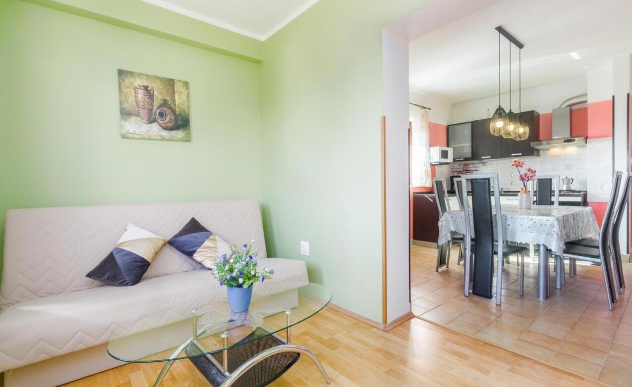 Spacious New App For 5 Persons, Close Beach&City Poreč Eksteriør billede